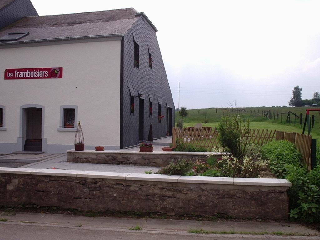 Gites "Les Framboisiers" Neufchâteau Zewnętrze zdjęcie